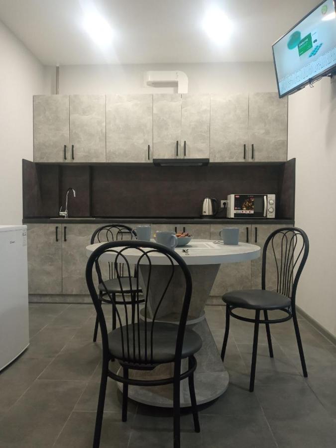 Apartment Edelweiss Uzjhorod Exteriör bild