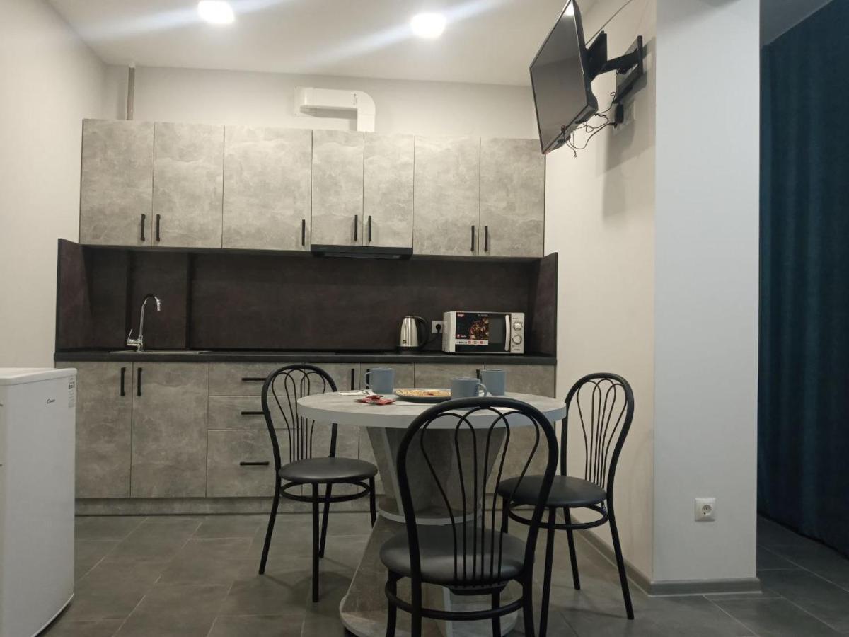 Apartment Edelweiss Uzjhorod Exteriör bild
