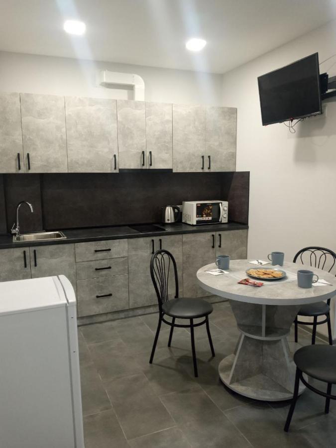 Apartment Edelweiss Uzjhorod Exteriör bild
