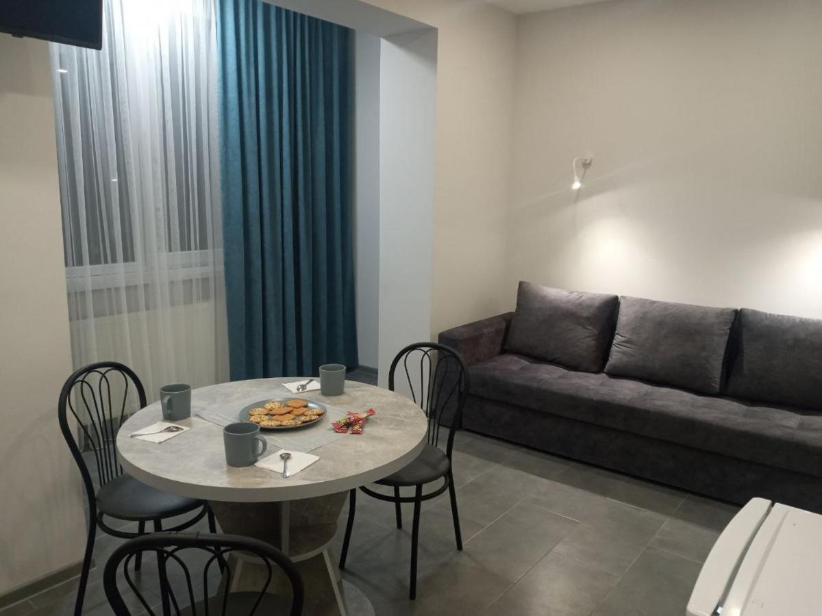 Apartment Edelweiss Uzjhorod Exteriör bild