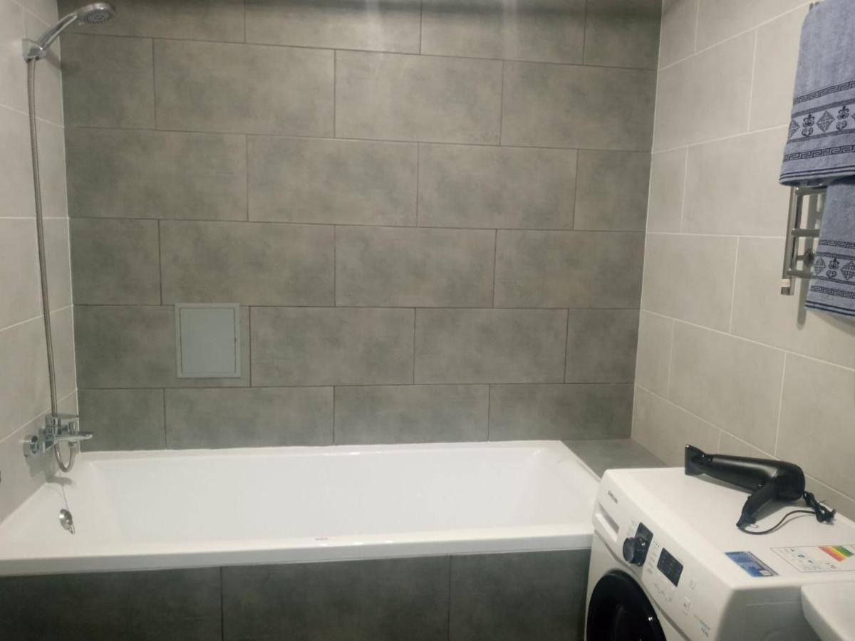 Apartment Edelweiss Uzjhorod Exteriör bild