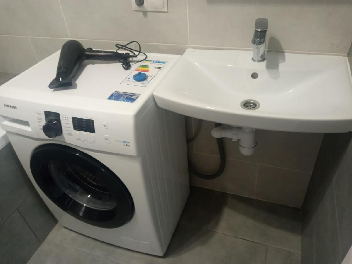 Apartment Edelweiss Uzjhorod Exteriör bild